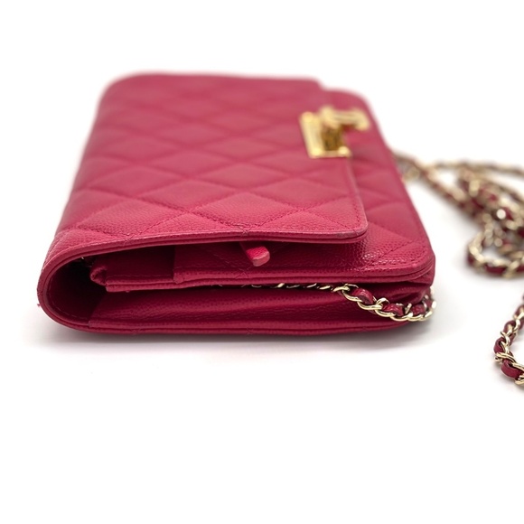 CHANEL Caviar Golden Class Wallet on Chain in Pink - Picture 7 of 15